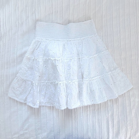 American Eagle Outfitters Dresses & Skirts - American Eagle White Eyelet Smocked Mini Skirt Size XS